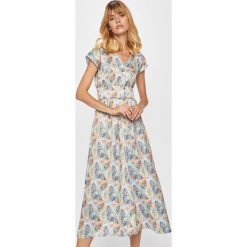Vero Moda - Sukienka. Niebieskie sukienki damskie Vero Moda, na co dzień, s, w kwiaty, z poliesteru, casualowe, bez kołnierzyka, z krótkim rękawem, krótkie, midi, rozkloszowane. W wyprzedaży za 59,90 zł.