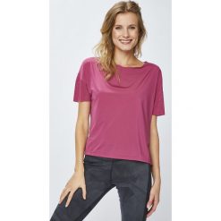 Reebok - Top Perforated Tee. Różowe topy damskie marki Reebok, s, z elastanu, z okrągłym kołnierzem. W wyprzedaży za 129,90 zł.