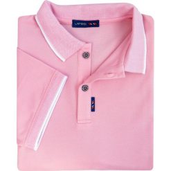 Męska koszulka polo - jasny róż KP8. Różowe koszulki męskie Lanieri Fashion - swetry męskie, m, w kratkę, z bawełny, casualowe, polo, z krótkim rękawem, krótkie. W wyprzedaży za 134,10 zł.