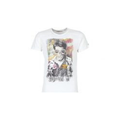 T-shirty z krótkim rękawem Deeluxe MAVERICK. Białe t-shirty męskie marki Deeluxe, s, bez wzorów, bez kołnierzyka, krótkie. Za 71,20 zł.