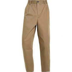 Chinosy męskie: LibertineLibertine HELTERSKELTER Chinosy khaki