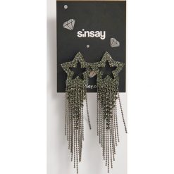 Wiszące kolczyki gwiazdy - Jasny szary. Szare kolczyki damskie Sinsay. Za 20,00 zł.