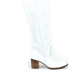 Kozaki - skóra naturalna - model 154 - kolor biały. Białe kozaki damskie Zapato, do pracy, na lato, ze skóry, biznesowe, na wysokim obcasie, na obcasie, bez zapięcia. W wyprzedaży za 366,75 zł.