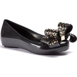 Baleriny MELISSA - Ultragirl Sweet Xvi Ad 32496 Black 01003. Czarne baleriny damskie marki Melissa, z materiału. Za 279,00 zł.