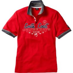 Shirt polo z efektownym zdobieniem bonprix czerwony. Czerwone koszulki męskie bonprix, s, z nadrukiem, polo, bez rękawów. Za 54,99 zł.