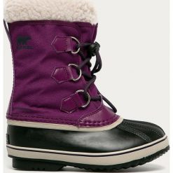 Sorel - Śniegowce dziecięce Yoot Pac Nylon. Zielone śniegowce dziewczęce Sorel, z okrągłym noskiem, bez zapięcia. W wyprzedaży za 299,90 zł.