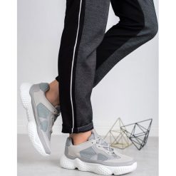 MODNE SZARE SNEAKERSY. Szare trampki i tenisówki damskie SHELOVET. Za 58,90 zł.