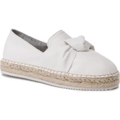Espadryle MARC O'POLO - 903 15153804 135 White 100. Białe espadryle damskie Marc O'Polo, bez wzorów, ze skóry, bez obcasa, na płaskiej podeszwie, bez zapięcia. Za 439,00 zł.