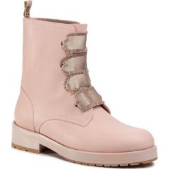 Trapery RED VALENTINO - TQ2S0D52 Nude N17. Różowe trapery damskie Red Valentino, ze skóry, bez obcasa, bez zapięcia. Za 2129,00 zł.