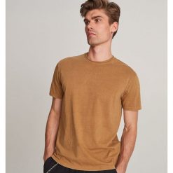 T-shirt z efektem sprania - Żółty. Żółte t-shirty męskie Reserved, s, bez wzorów, bez kołnierzyka. Za 59,99 zł.