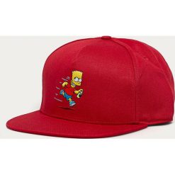 Vans - Czapka x The Simpsons. Czerwone czapki męskie Vans, z aplikacjami, z bawełny. Za 149,90 zł.
