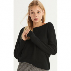 Sweter z wycięciem na plecach - Czarny. Czarne swetry klasyczne damskie marki Sinsay, l, z dekoltem na plecach. Za 49,99 zł.