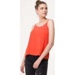Pomarańczowy Top Electrify. Pomarańczowe bluzki damskie Born2be, s, bez wzorów, bez kołnierzyka, bez rękawów. Za 59,99 zł.