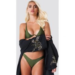 Hot Anatomy Dół bikini z wycięciami Brazilian - Green. Zielone bikini Hot Anatomy, w paski. Za 84,95 zł.