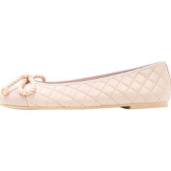 Pretty Ballerinas SHADE Baleriny rose/rosato. Różowe baleriny damskie Pretty Ballerinas, bez wzorów, ze skóry, bez obcasa. W wyprzedaży za 567,20 zł.