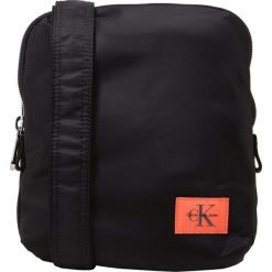 Torebki klasyczne damskie: Calvin Klein Jeans PILOT FLAT PACK Torba na ramię black
