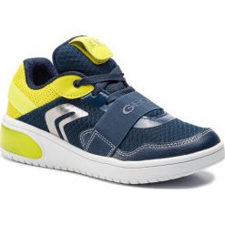 Sneakersy GEOX - J Xled B. B J927QB 01454 C0749 D Navy/Lime. Niebieskie trampki chłopięce Geox, bez wzorów, ze skóry ekologicznej, na sznurówki. W wyprzedaży za 239,00 zł.