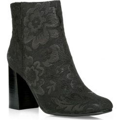 Buty damskie. Czarne botki damskie Wittchen, ze skóry, eleganckie. W wyprzedaży za 189,90 zł.