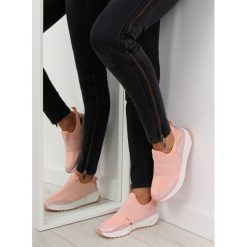 Obuwie sportowe damskie różowe NB150P PINK. Różowe buty sportowe damskie obuwie damskie, z tkaniny. Za 68,28 zł.