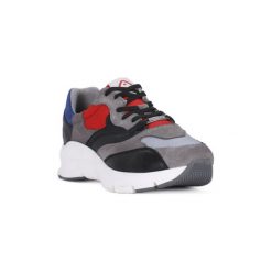 Buty Ambitious AMBITIUS GREY SHUTTLE. Szare trampki męskie Ambitious, bez wzorów, bez zapięcia. Za 333,75 zł.