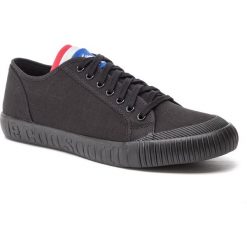 Tenisówki LE COQ SPORTIF - Nationale Sport 1910018 Triple Black. Czarne trampki męskie le coq sportif, bez wzorów, z gumy, klasyczne, bez zapięcia. W wyprzedaży za 199,00 zł.