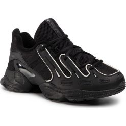 Buty adidas - Eqt Gazelle EE7745 Cblack/Cblack/Crywht. Czarne półbuty męskie Adidas, na co dzień, bez wzorów, ze skóry, bez zapięcia. W wyprzedaży za 359,00 zł.