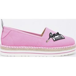 Love Moschino - Espadryle. Czerwone espadryle damskie marki Love Moschino, z materiału, na obcasie. W wyprzedaży za 329,90 zł.