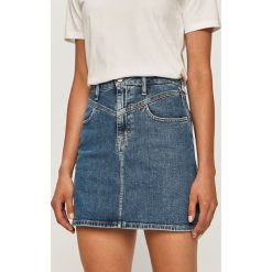 Calvin Klein Jeans - Spódnica jeansowa. Niebieskie spódniczki damskie Calvin Klein Jeans, na co dzień, bez wzorów, z elastanu, casualowe, z podwyższonym stanem, mini, proste. Za 299,90 zł.