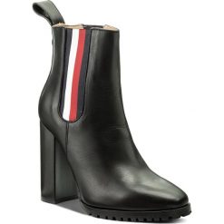 Botki TOMMY HILFIGER - Gigi Hadid Chelsea Boot FW0FW03018 Black 990. Czarne botki damskie na obcasie marki TOMMY HILFIGER, ze skóry. Za 849,00 zł.