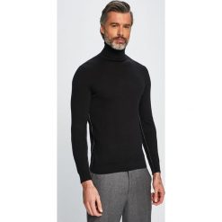 Guess Jeans - Sweter. Czarne golfy męskie marki Guess Jeans, xl, z aplikacjami, z bawełny. W wyprzedaży za 299,90 zł.