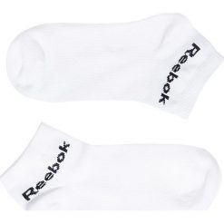 Reebok - Skarpetki. Białe skarpetki damskie marki Reebok, z elastanu. W wyprzedaży za 19,90 zł.