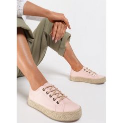Różowe Pudrowe Espadryle Mayalila. Różowe espadryle damskie Renee, bez wzorów, bez obcasa. W wyprzedaży za 89,99 zł.