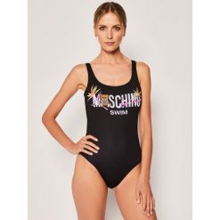 Strój kąpielowy Moschino Underwear & Swim A8107 5509. Czarne stroje kąpielowe damskie Moschino Underwear & Swim, bez wzorów, z elastanu. Za 739,00 zł.