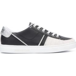 Trussardi Jeans Tenisówki Czarny Biały. Czarne trampki i tenisówki damskie Trussardi Jeans, bez wzorów, z jeansu, bez zapięcia. Za 602,95 zł.
