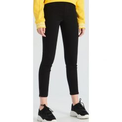 Jegginsy z zamkami - Czarny. Czarne jeansy damskie Sinsay. W wyprzedaży za 39,99 zł.