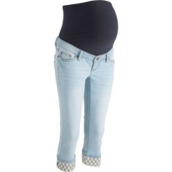 Dżinsy ciążowe rybaczki z wywiniętymi nogawkami w kratę bonprix jasnoniebieski "bleached". Niebieskie jeansy damskie bonprix, moda ciążowa. Za 129,99 zł.