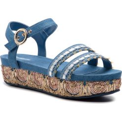 Sandały DESIGUAL - Trimuph Exotic 19SSSD04 5006. Niebieskie klapki damskie Desigual, z aplikacjami, z tworzywa sztucznego, bez obcasa. W wyprzedaży za 319,00 zł.