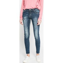 Answear - Jeansy. Niebieskie jeansy damskie marki ANSWEAR. W wyprzedaży za 99,90 zł.