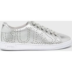 Guess Jeans - Buty. Szare buty sportowe damskie Guess Jeans, z aplikacjami, z jeansu, sportowe. W wyprzedaży za 249,90 zł.