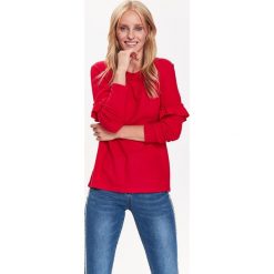 SWETER DAMSKI DŁUGI RĘKAW Z FALBANĄ. Czerwone swetry klasyczne damskie marki Top Secret, na jesień. Za 39,99 zł.