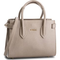 Torebka FURLA - Pin 978749 B BQM3 B30 Sabbia b. Szare torebki klasyczne damskie Furla, bez wzorów, ze skóry, klasyczne, bez dodatków. W wyprzedaży za 639,00 zł.