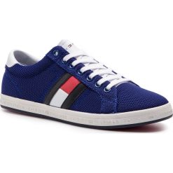 Sneakersy TOMMY HILFIGER - Essential Flag Detail Sneaker FM0FM02202 Mazarine Blue 440. Niebieskie sneakersy męskie TOMMY HILFIGER, na co dzień, bez wzorów, ze skóry ekologicznej, bez zapięcia. Za 299,00 zł.