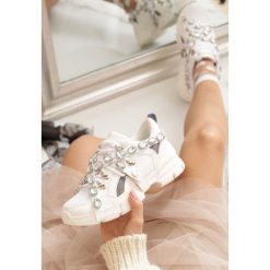 Białe Sneakersy A Star Is Born. Białe sneakersy damskie Renee, z materiału. Za 119,99 zł.