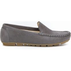 Mokasyny damskie - skóra naturalna - model 001 – kolor szary. Szare mokasyny damskie Zapato, do pracy, na lato, bez wzorów, z jeansu, klasyczne, na niskim obcasie, na płaskiej podeszwie, bez zapięcia. Za 310,00 zł.