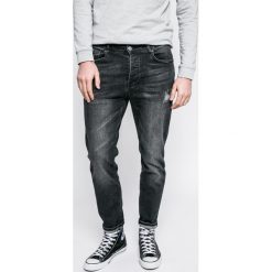 Review - Jeansy. Szare jeansy męskie marki Review. W wyprzedaży za 119,90 zł.