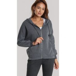 Szara Bluza Laririope. Szare bluzy damskie Renee, xl, bez wzorów, bez rękawów, bez kaptura. Za 89,99 zł.