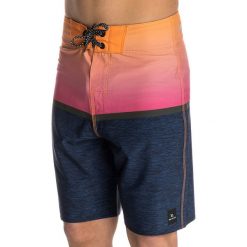Wzorzyste spodenki kąpielowe 8 - 16 lat. Brązowe kąpielówki chłopięce marki Rip Curl, w paski, młodzieżowe. Za 191,06 zł.