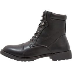 Buty zimowe męskie: Feud London TOECAP MILITARY BOOT Botki sznurowane black