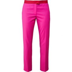 PS by Paul Smith PAW Spodnie materiałowe pink. Czerwone spodnie damskie marki PS by Paul Smith, bez wzorów, z wełny. Za 1089,00 zł.