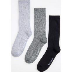Skarpety 3 pack - Szary. Szare skarpetki męskie Reserved. Za 29,99 zł.